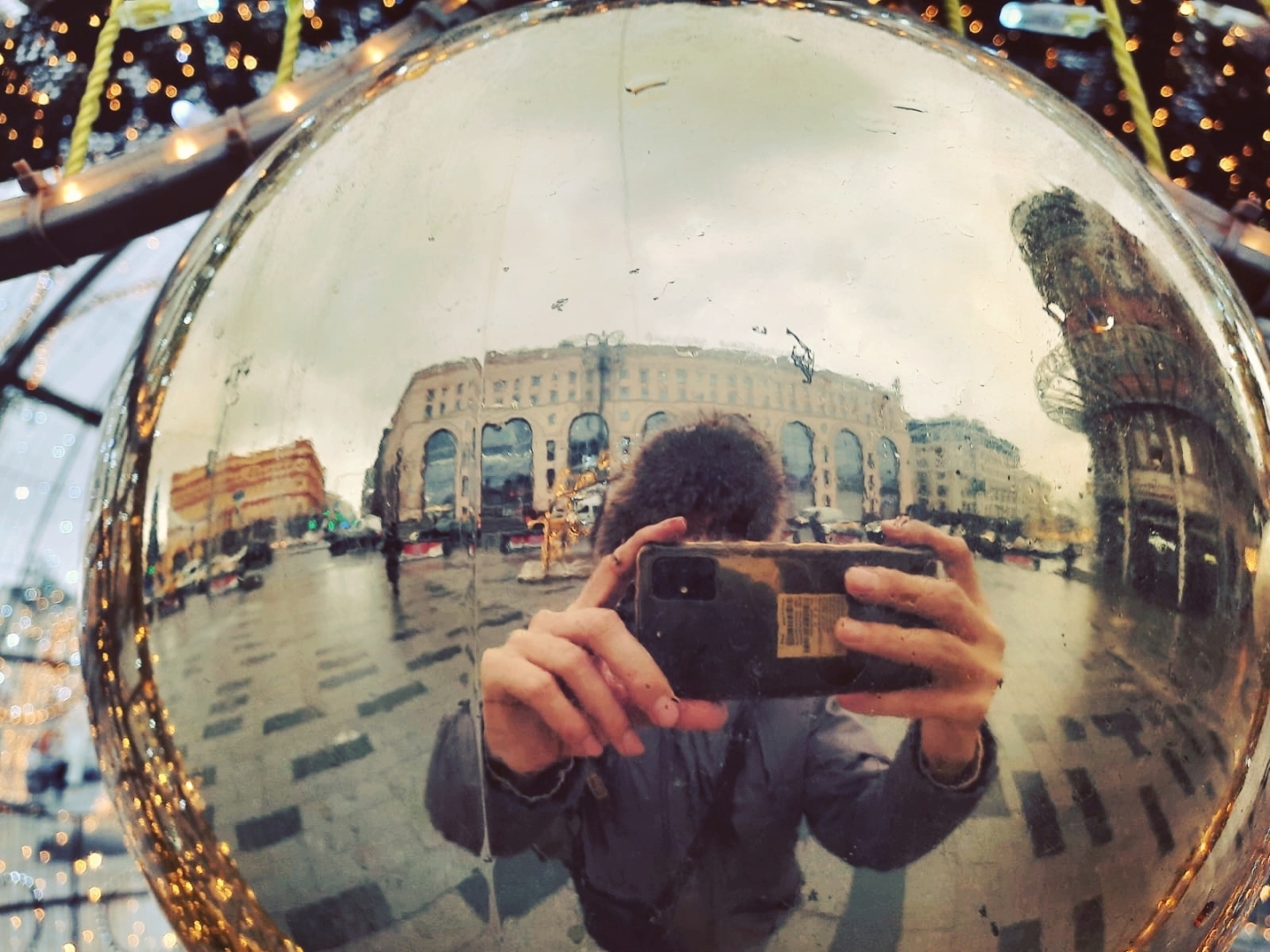 Тёмное и холодное Рождество 2023, а также отменённые вечеринки, выкрученные лампочки и ледяная вода