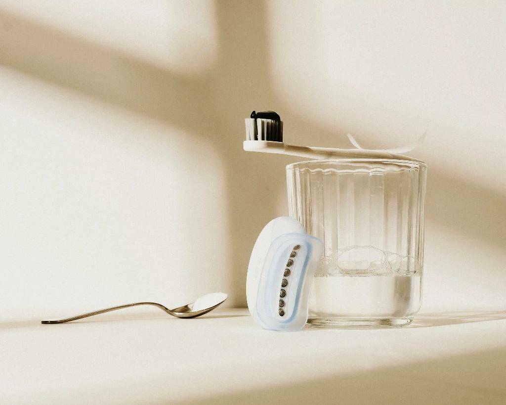 Безопасно ли отбеливать зубы? И если да, то что работает?