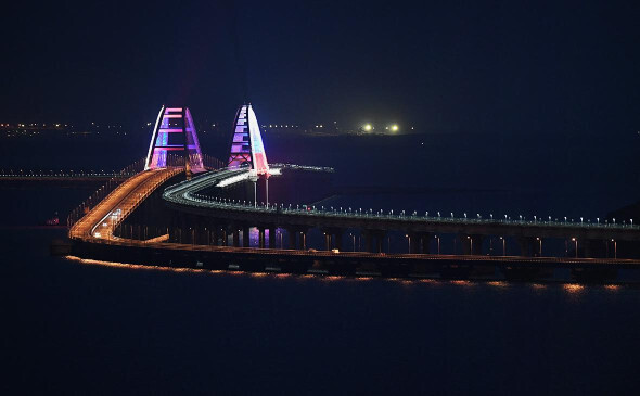 Аксенов объявил о плане разрешить грузовикам проезд по Крымскому мосту к 16 октября