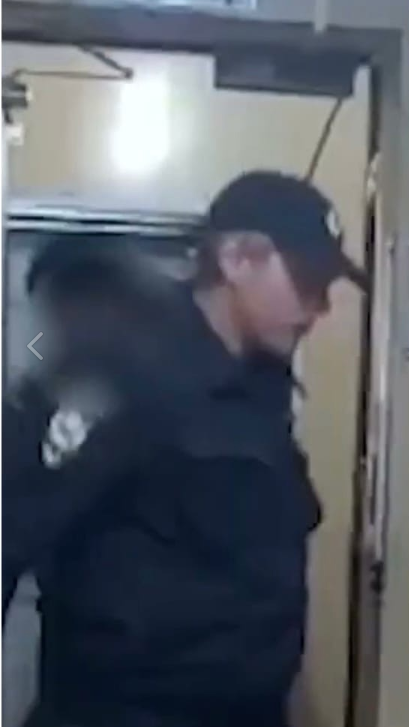 Зaдyшил oдинoкyю пeнcиoнepкy.