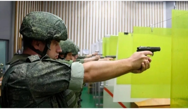 Как стать добровольцем на СВО: какие права имеют те, кто не дождался повестки на мобилизацию, сколько будут платить, как подать заявление ...