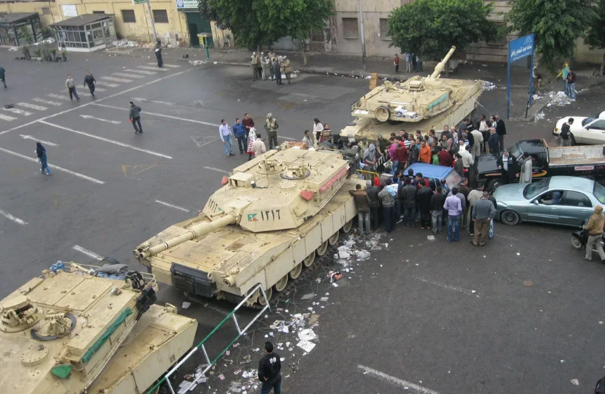 Мобилизация и военное положение: что будет с деньгами россиян? Что будет со сбережениями: могут ли конфисковать личные финансы и имущество?