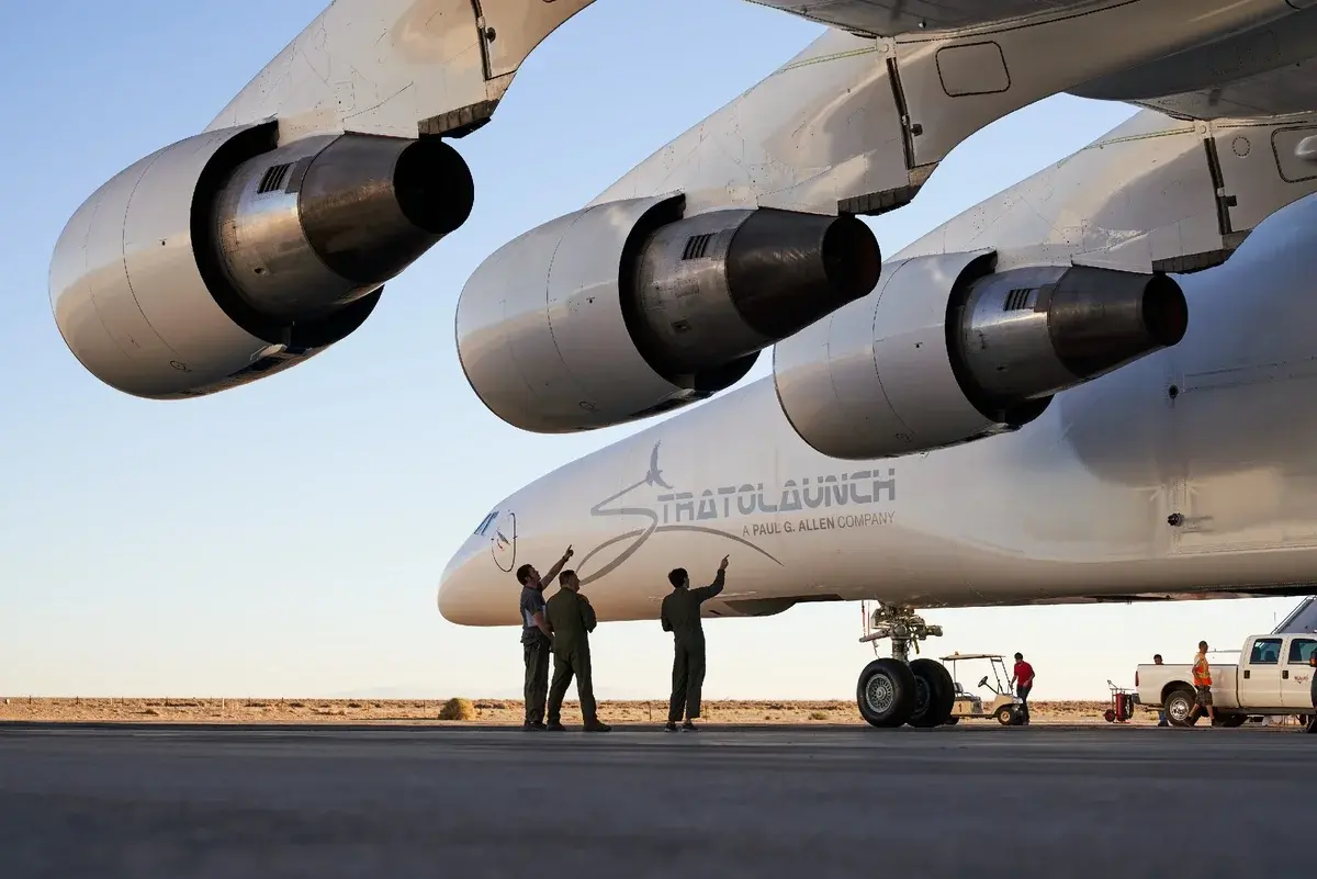 Самолет Stratolaunch model 351. Самолёт — Stratolaunch 351.. Stratolaunch model 351 АН 225. Стратолаунч модель 351.