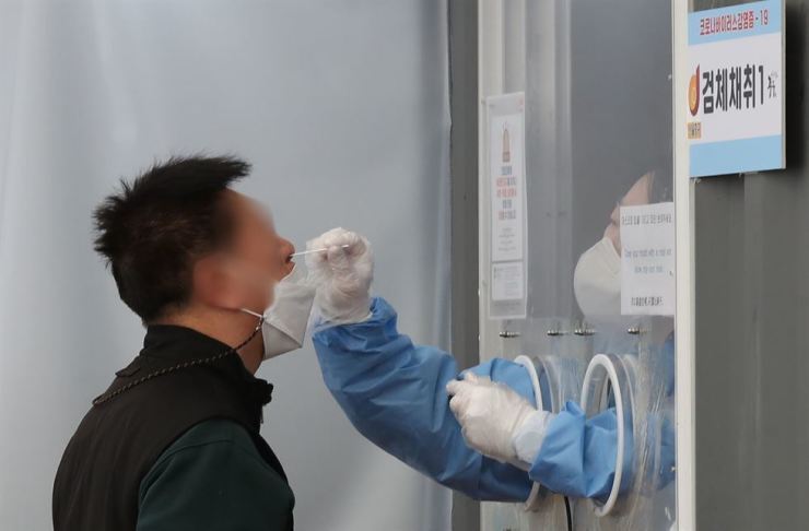 Число новых случаев заболевания COVID-19 в Корее упало ниже 30 000 на фоне нисходящего тренда