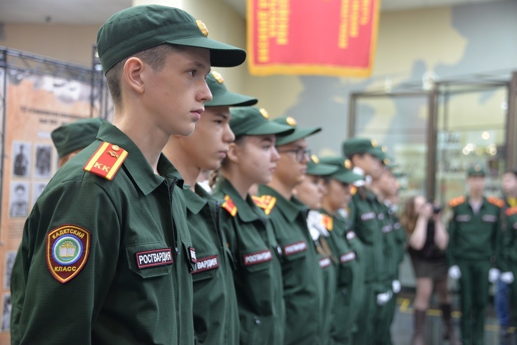 В Башкирии росгвардейцы провели урок мужества для школьников