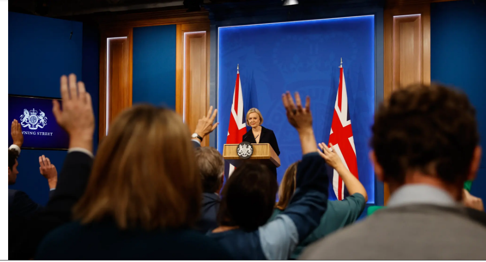 Резкое изменение плана по снижению налогов усугубляет кризис для Лиз Трасс