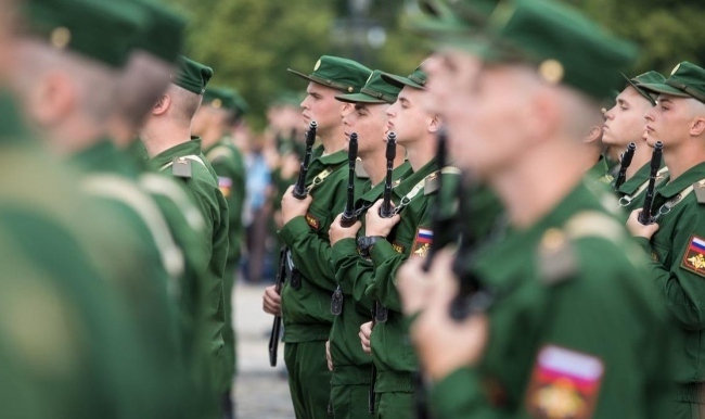 Добровольцами на военную операцию берут с 18 лет: как и где записаться, требования к возрасту и здоровью, кого не берут на СВО, сколько платят