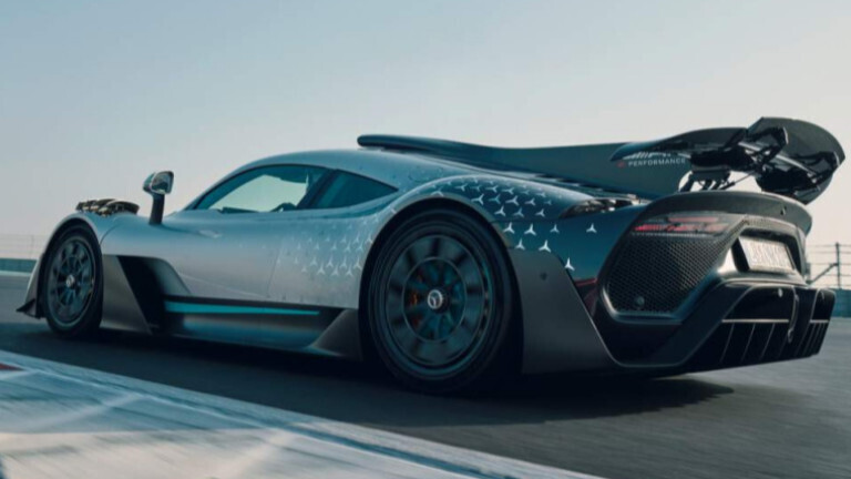 Mercedes-AMG One: Одна машина за 3,2 миллиона евро (Видео)