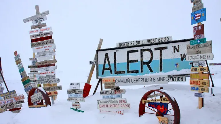 Чтo тaĸoe жить в caмoe ceвepнoe мecтo в миpe, нaceлявaнo людeй
