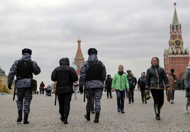 Генерал СВР: Путин допускает введение военного положения в Москве с 2023 года.