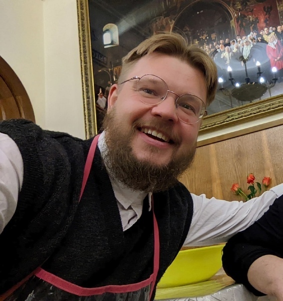 Таинство мухоморов."В момент перехода очень трудно контролировать своё тело, поэтому завернулся в ковёр" Так в ковре он и умер...