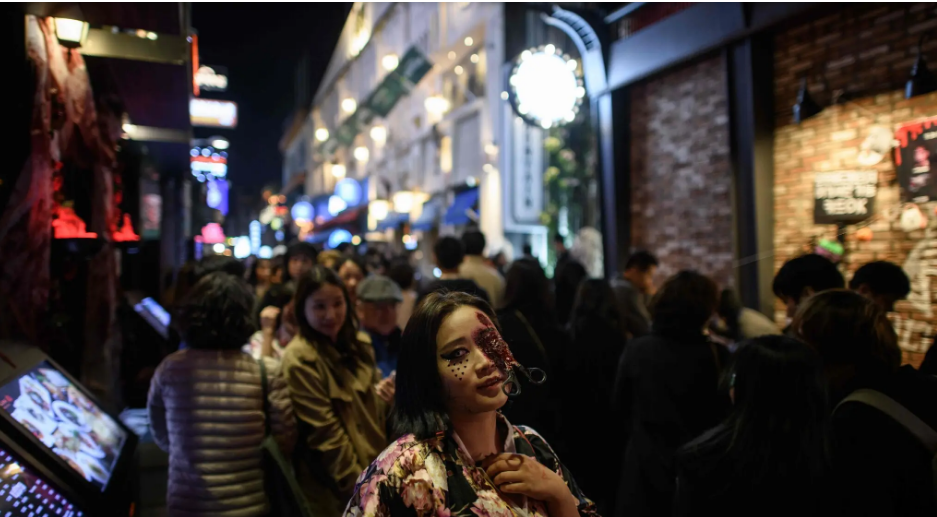 По словам экспертов, давку толпы на Хэллоуин в Сеуле можно было "абсолютно избежать"