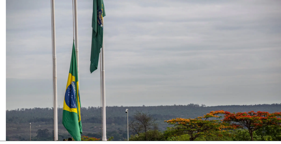 После поражения Болсонаро молчит, а Бразилия готовится к беспорядкам