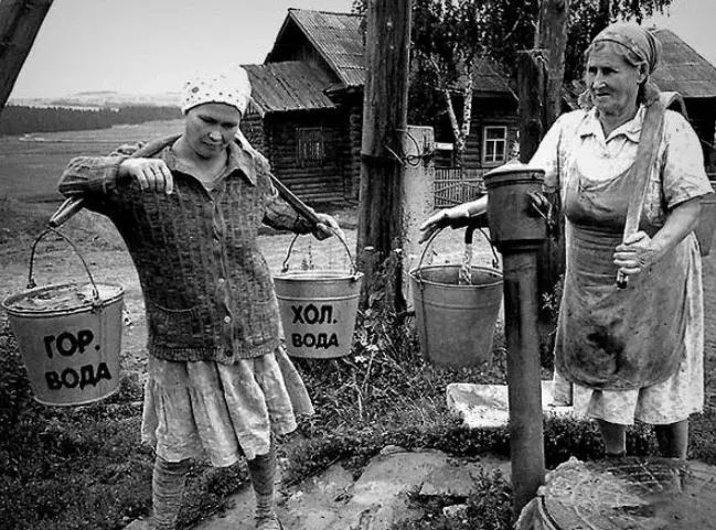 Работа 50. Сельский водопровод. Жизнь людей 50 лет назад. Советские водопроводы в сёлах. Россия 50 лет назад.