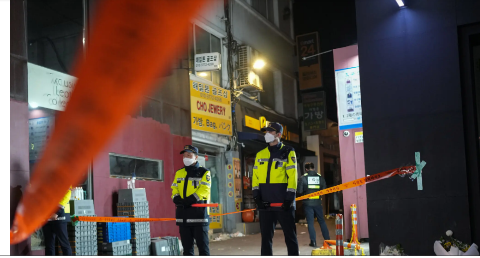 По словам экспертов, давку толпы на Хэллоуин в Сеуле можно было "абсолютно избежать"