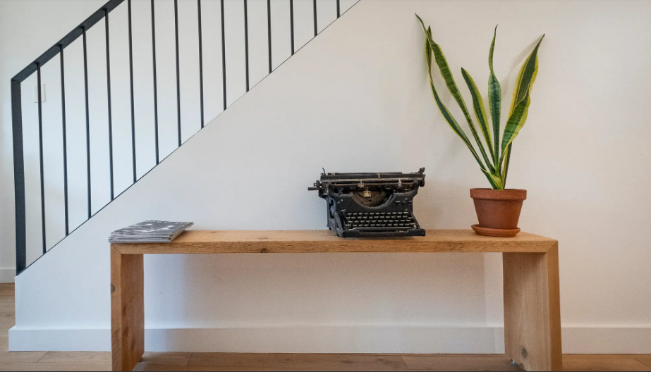 ‘Быстрая мебель’ дешевая. И американцы выбрасывают ее в мусорное ведро.