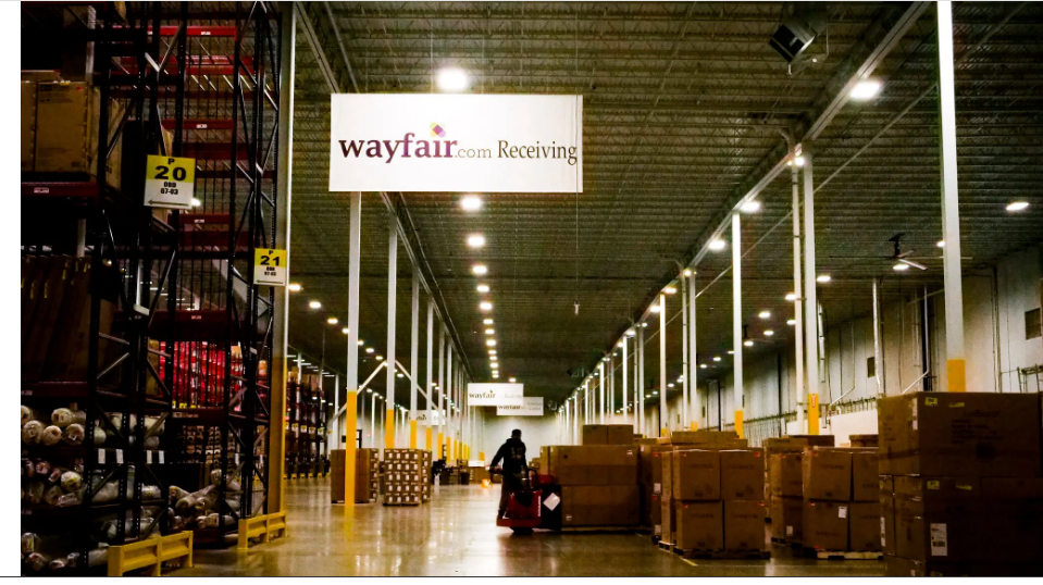 ‘Быстрая мебель’ дешевая. И американцы выбрасывают ее в мусорное ведро.