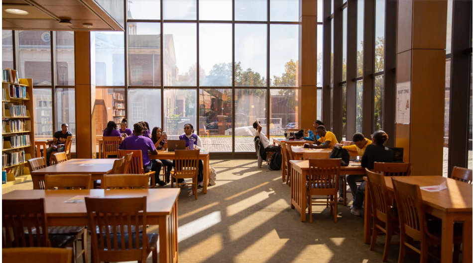 Поколение пандемии поступает в колледж. Это было нелегко.