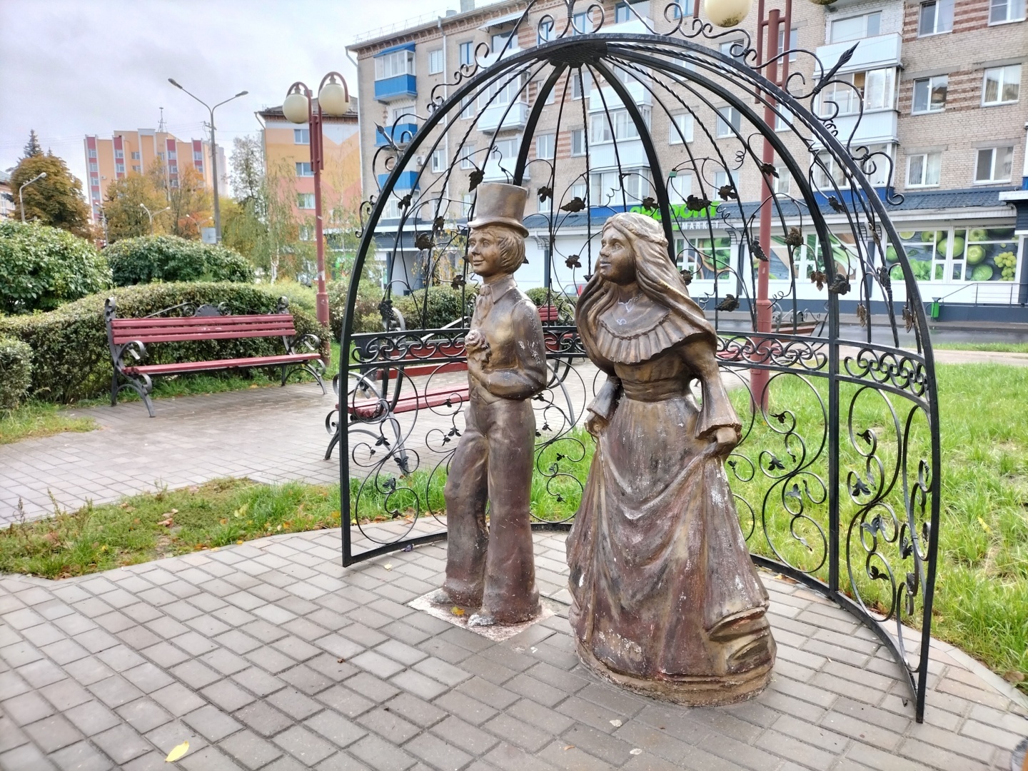 В Белоруссии сохранили памятники Дзержинскому и Ленину, а также забавные местные памятники. Фото из поездки