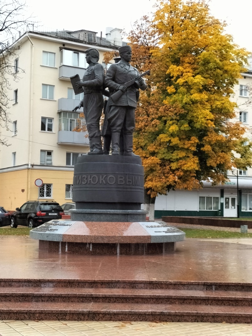 В Белоруссии сохранили памятники Дзержинскому и Ленину, а также забавные местные памятники. Фото из поездки