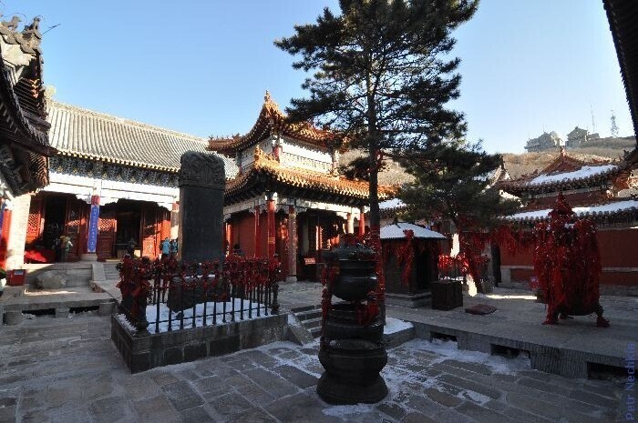 Китай. Статуя Будды в Лэшане Священная гора Тайшань