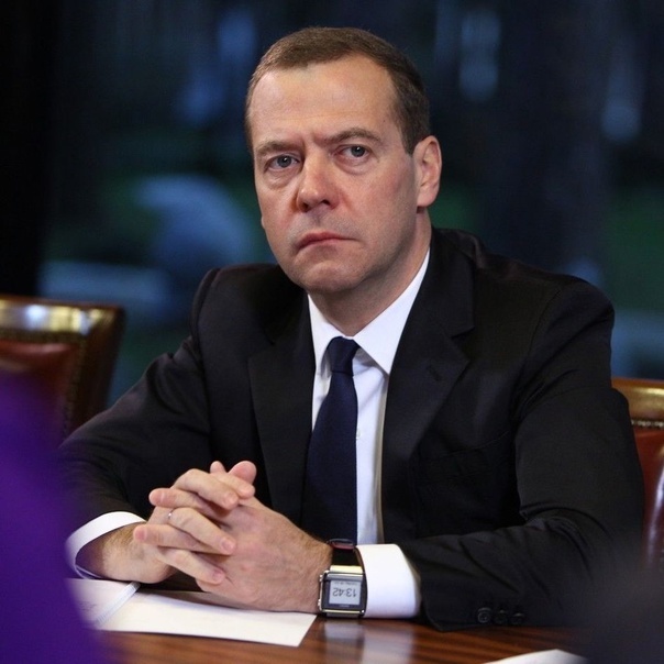 Кто пишет бывшему президенту России Дмитрию Медведеву тексты?