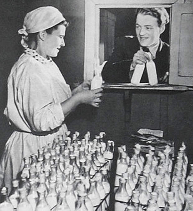 А не пора ли вернуть народу историю и праздник 7 ноября? Может, хватит нашей молодежи вешать лапшу, как плохо нам всем жилось при советской власти