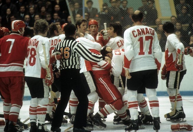 Когда Канада соперничала с СССР на льду, два репортера съели свои статьи.