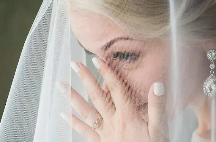 Случайно услышав разговор жениха, за несколько дней до свадьбы, у неё подкосились ноги