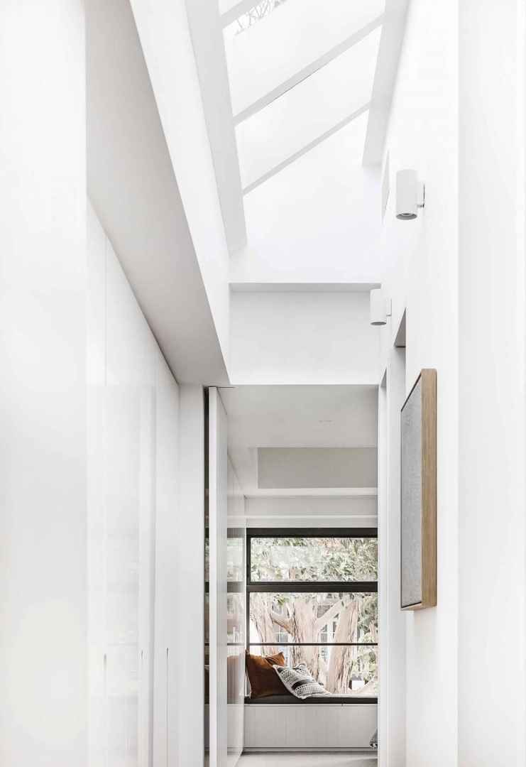 12 дизайнов мансардных окон, которые украсят любой стиль дома