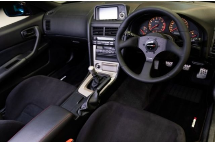 Продали «новый» 23-летний Nissan по нереальной цене