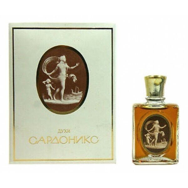 Как одна приятельница обвинила другую в замене духов из... закрытого флакона