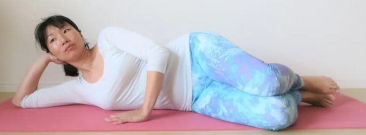 Обязательно для бездельников! Йога! Тренировка подъема бедра в постели