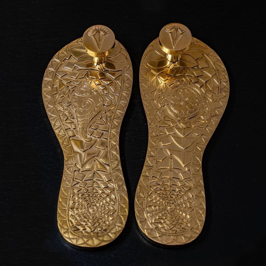 «От лаптей до лубутенов». Международный день сапожника.