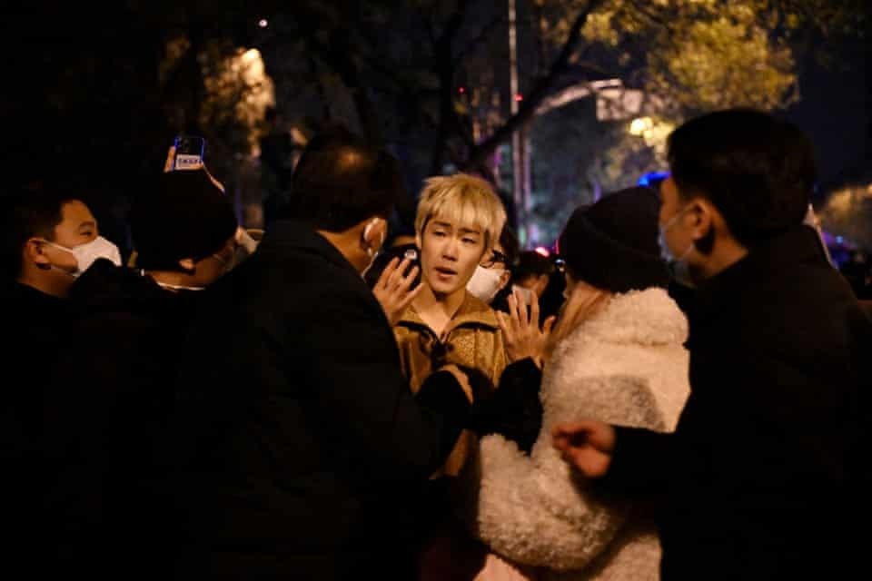 В Китае вспыхивают протесты из-за строгих нулевых мер Covid: фото