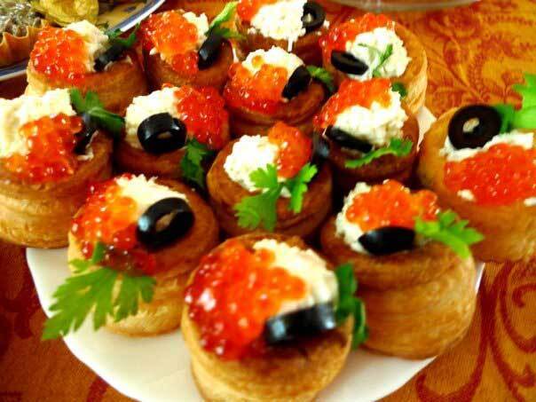 Салат на праздничный стол "Заначка". Улетит он первым, и на следующий день гости придут его доедать в надежде на то, что у вас осталась заначка