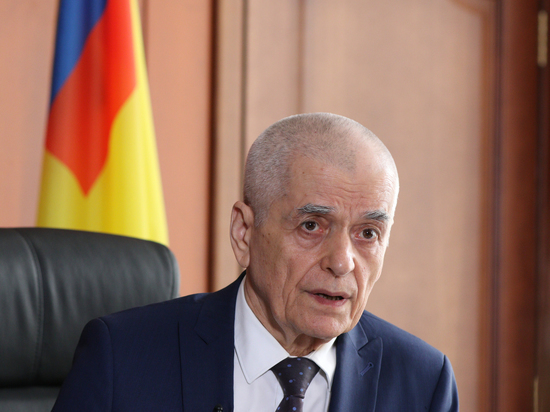 Онищенко призвал отказаться от гуляний на Новый год из-за серьезной опасности - это касается всех