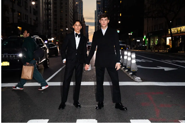 Брак, заключенный постоянными друзьями