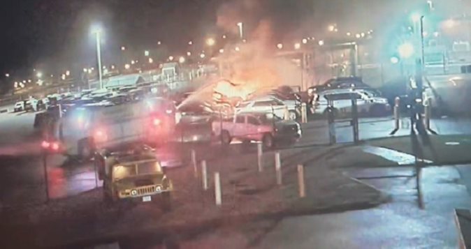 Пять автомобилей, арендованных секретной службой президента США, загорелись после его отпуска на Нантакете. Смотрите видео