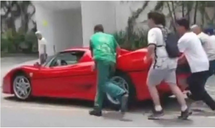 Ferrari за 5 миллионов долларов пришлось сжечь