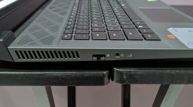 Обзор Dell G16 (2022)
