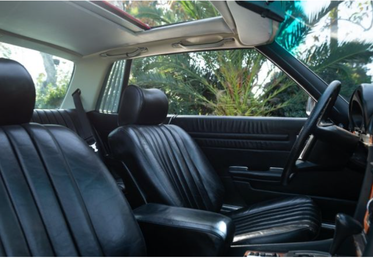 Классический «Мерседес», принадлежавший Марадоне, выставят на аукцион