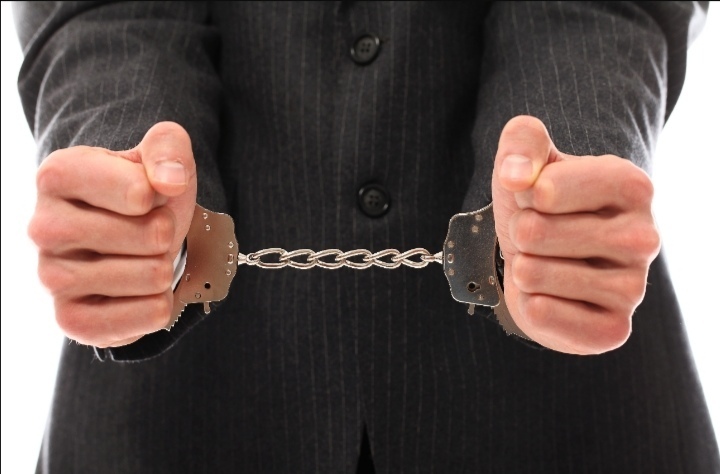 Убить нельзя простить... Поможет ли введение смертной казни за взятки справиться с коррупцией? Опрос