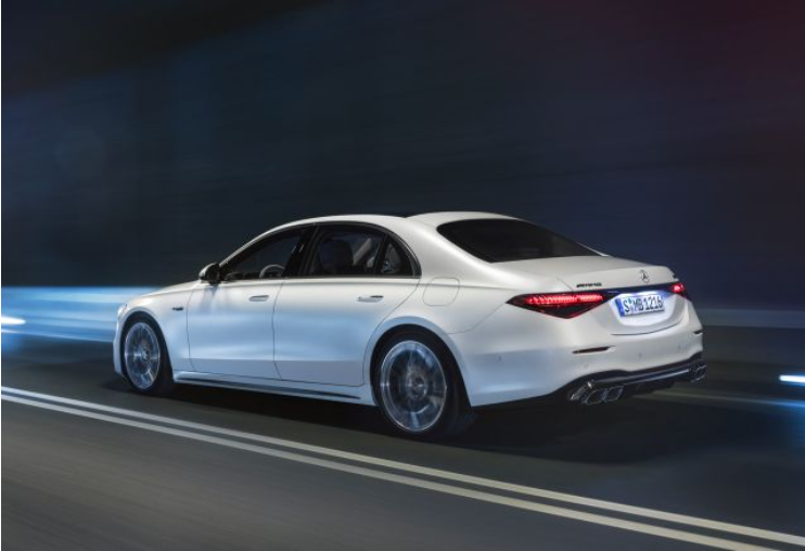 А вот и суперлимузин S63 AMG — самый мощный S-Klasse из когда-либо созданных.