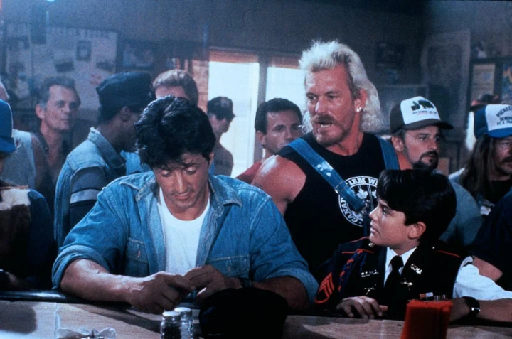 В честь распродажи вот вам два фильма по цене одного обзора