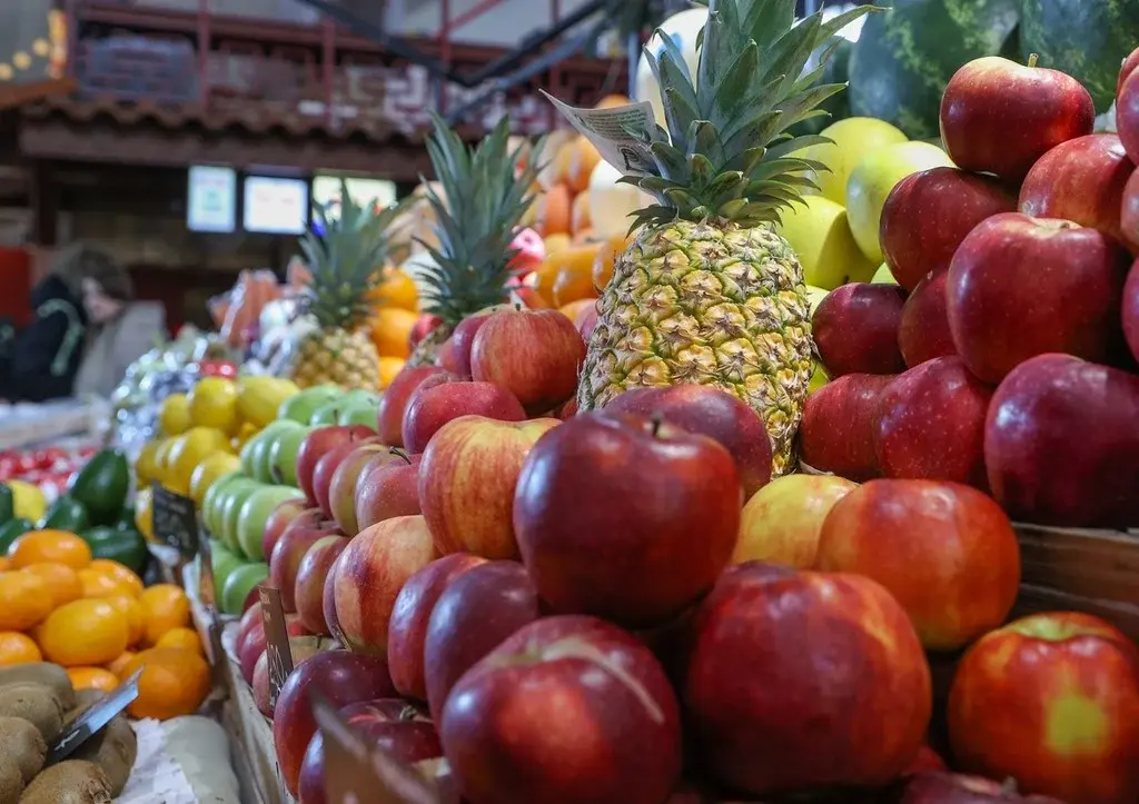 Как подготовить организм к новогоднему застолью: почему нужно больше употреблять отрубей, овощей и фруктов