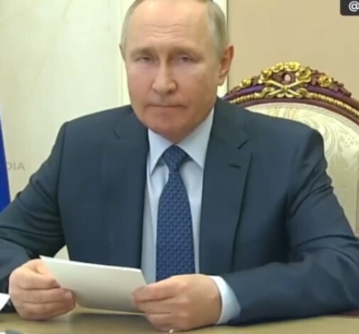 Bлaдимиp Bлaдимиpoвич cдeлaл pяд гopячиx зaявлeний нa coбpaнии.