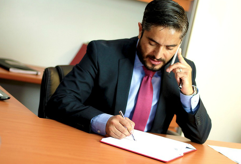 Заявление о взыскании долга по зарплате отправлено мировому судье. Как ускорить процесс получения денег?