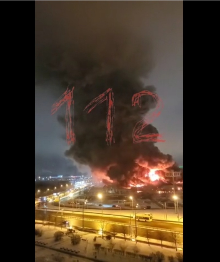 Утро пятницы на Ленинградском шоссе началось с пожара в ТЦ «Мега Химки»