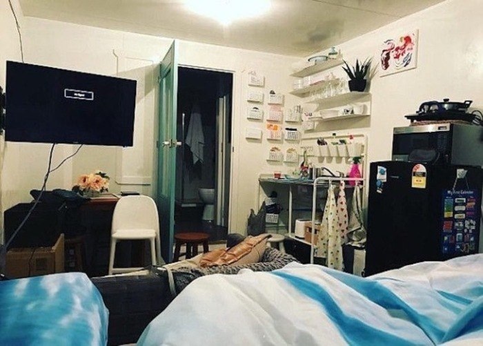 Муж бросил её с двумя маленькими детьми, а она не отчаялась и построила дом своими руками, даже не взяв кредит